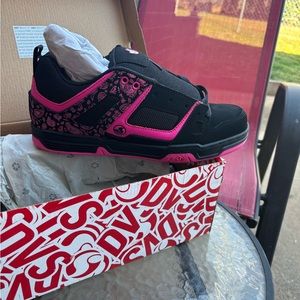 The Gambol womens skate shoes
